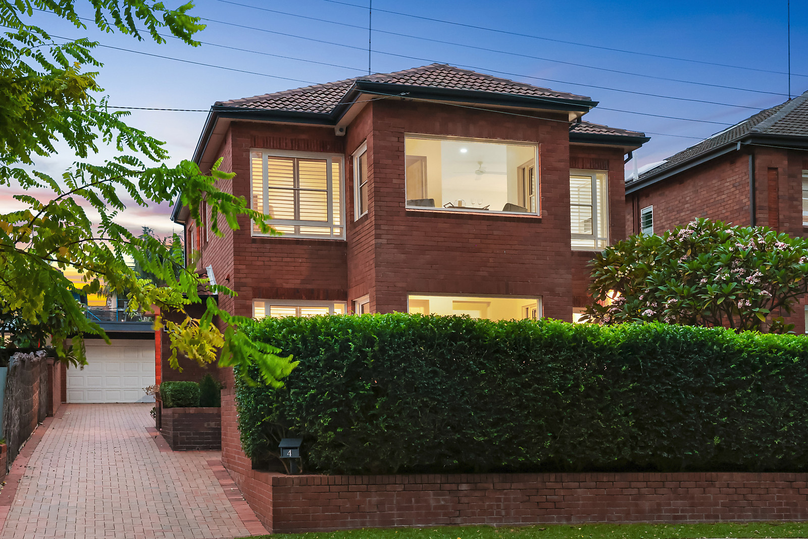 4 Cameron Avenue, Manly featured