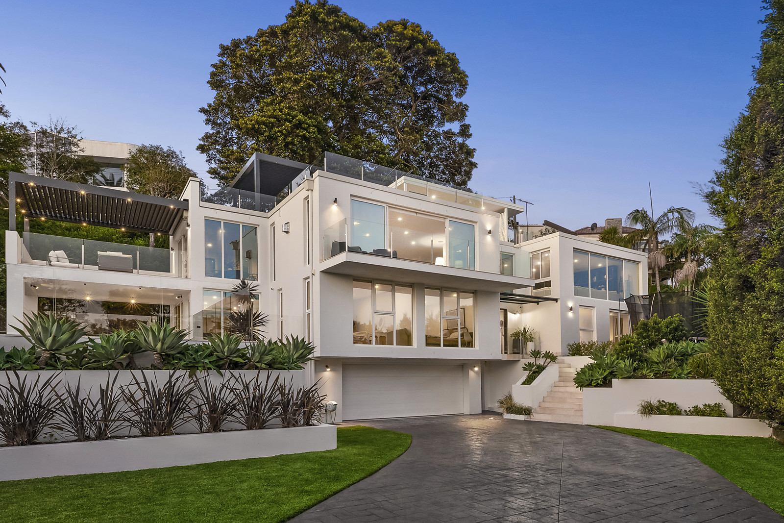 2 Old Sydney Road, Seaforth featured