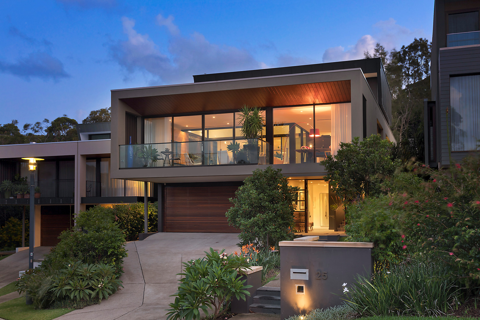 25 Montpelier Place, Manly featured