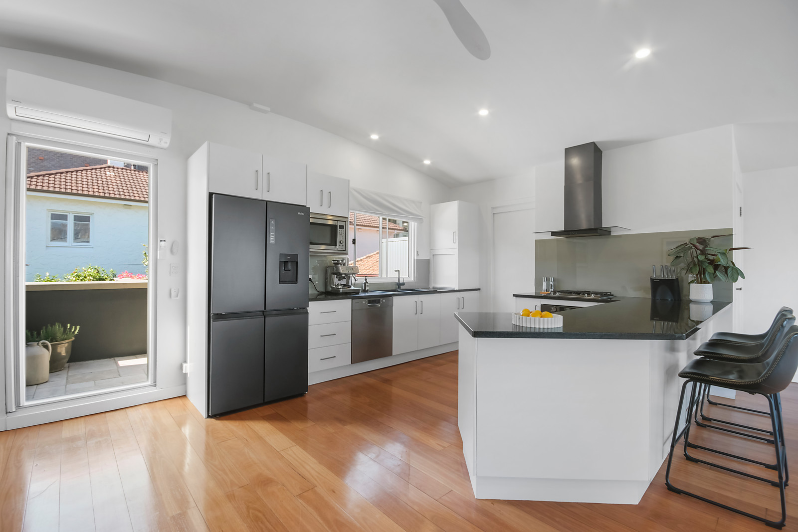 8 Upper Gilbert Street, Manly NSW 2095, Manly - Thumbnail 5
