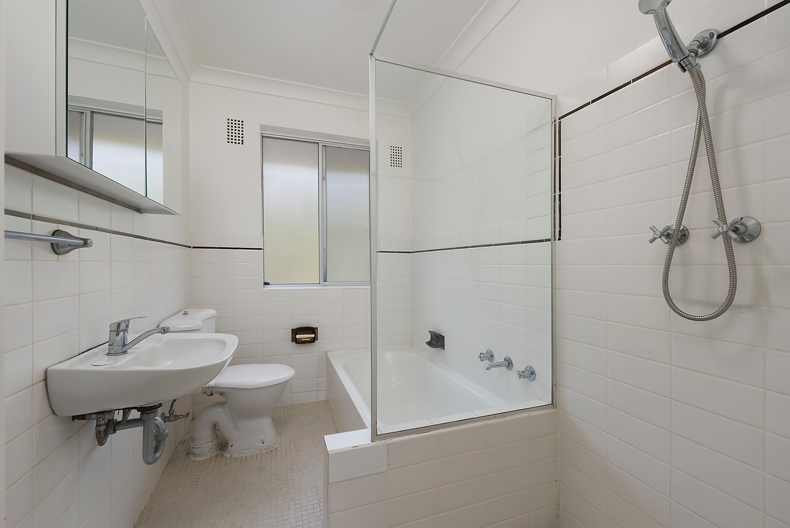12/2 Fairway Close, Manly Vale NSW 2093, Manly Vale - Thumbnail 4