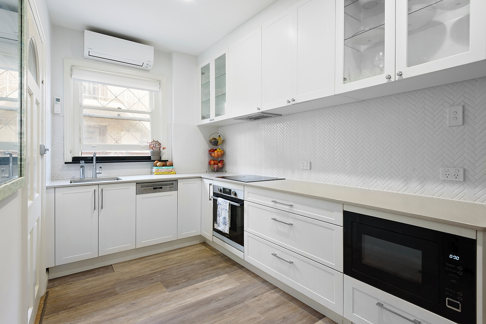 2/1 Eurobin Avenue, Manly NSW 2095, Manly - Thumbnail 3