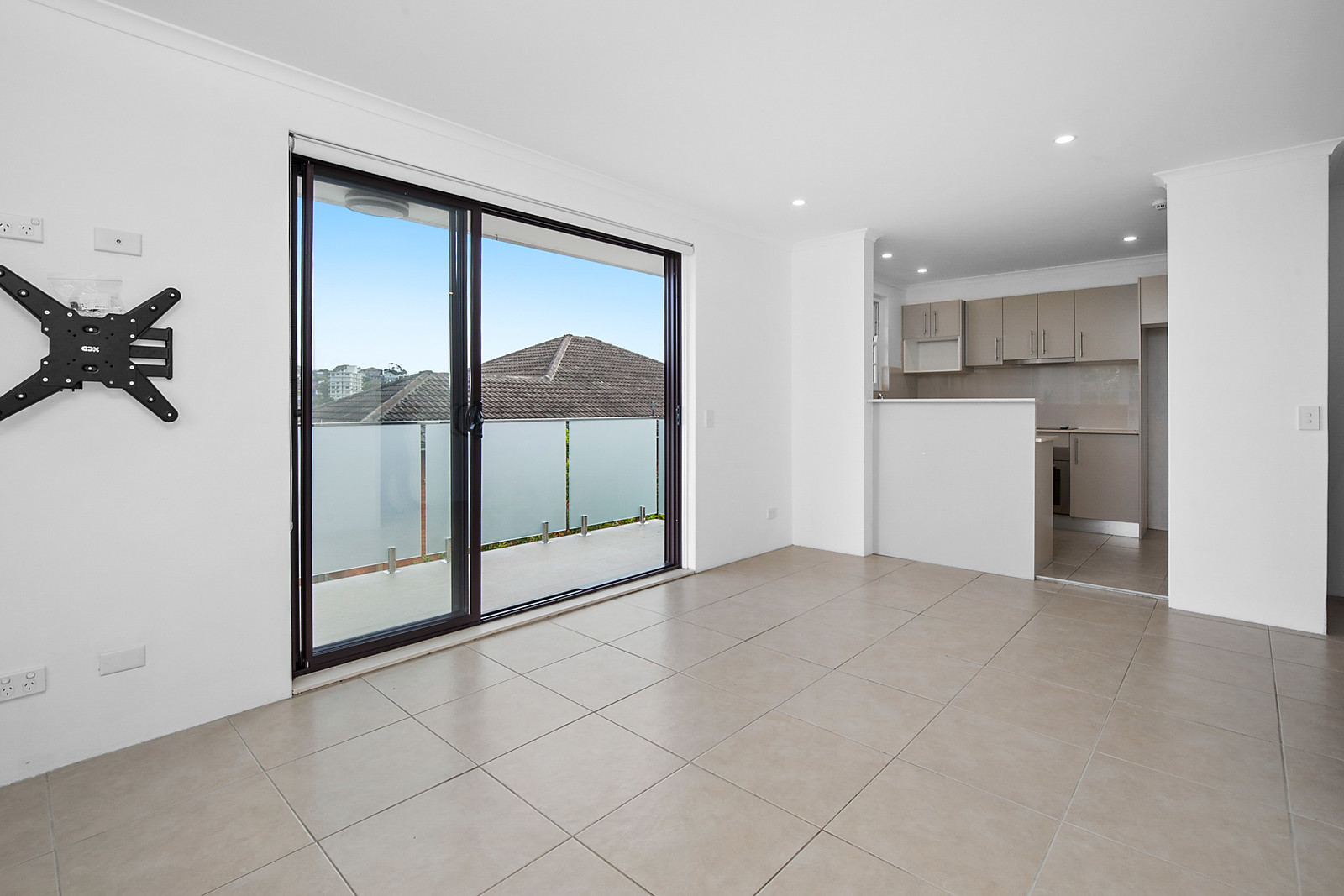 8/2 Carlton Street, Freshwater NSW 2096, Freshwater - Thumbnail 3