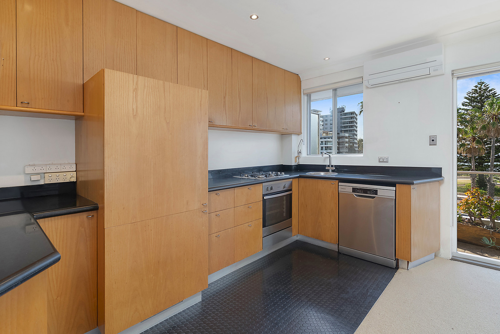 12/43 Ocean View Road, Freshwater NSW 2096, Freshwater - Thumbnail 2