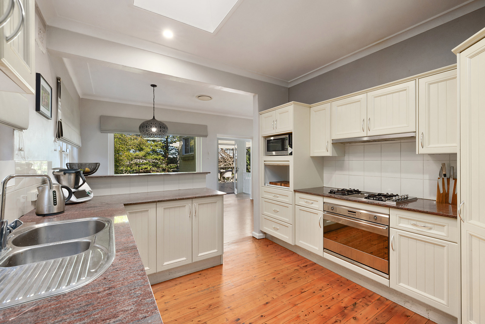 118 Lawrence Street, Freshwater, Freshwater - Thumbnail 3