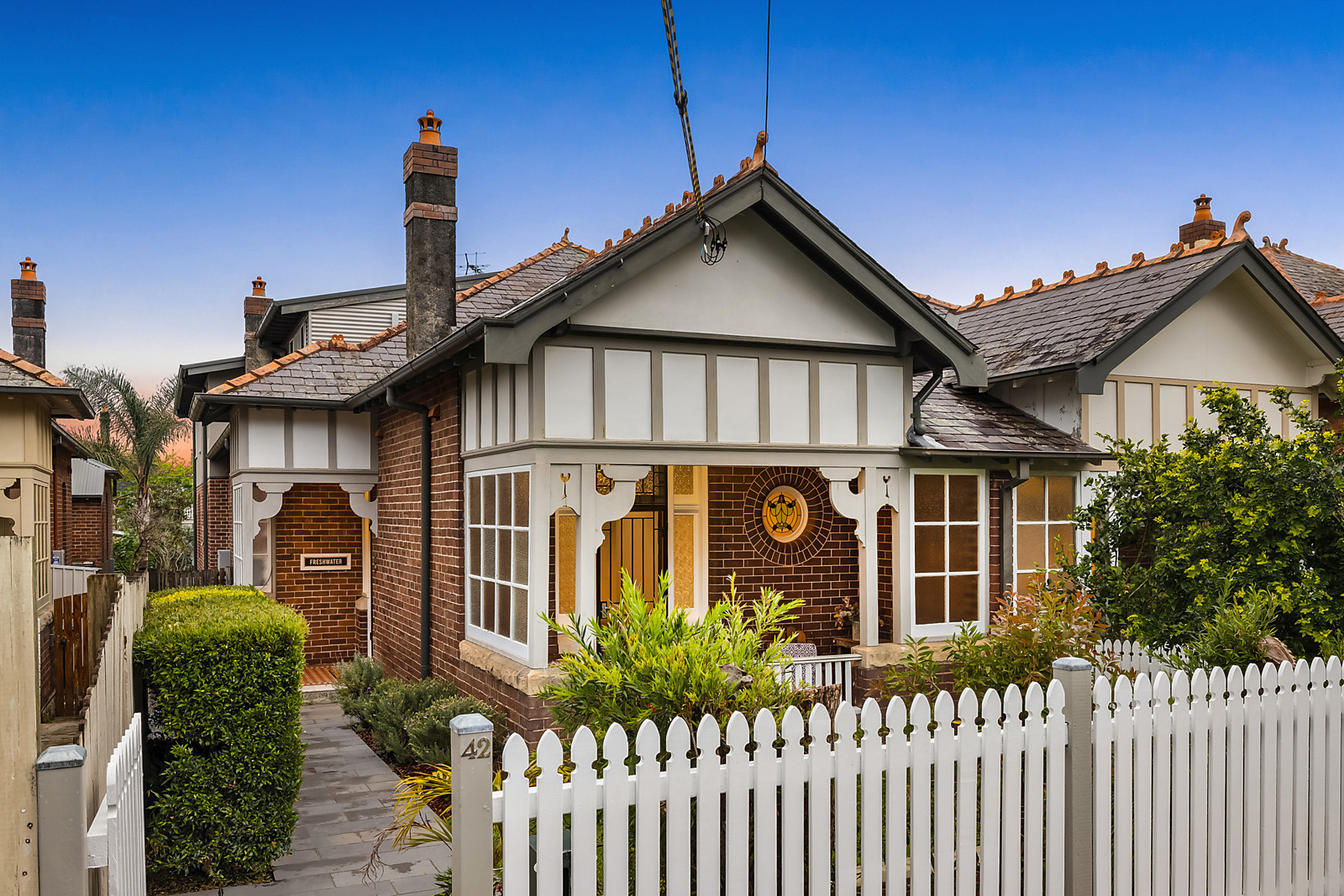 42 Birkley Road, Manly featured