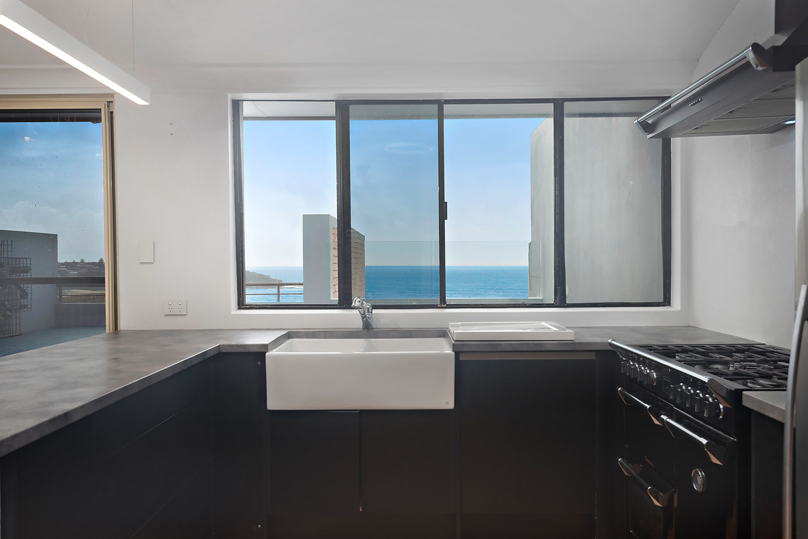 2/4 Coastview Place, Freshwater NSW 2096, Freshwater - Thumbnail 3