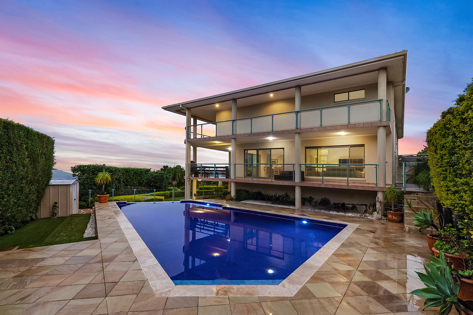 9 Scarborough Place, Beacon Hill featured