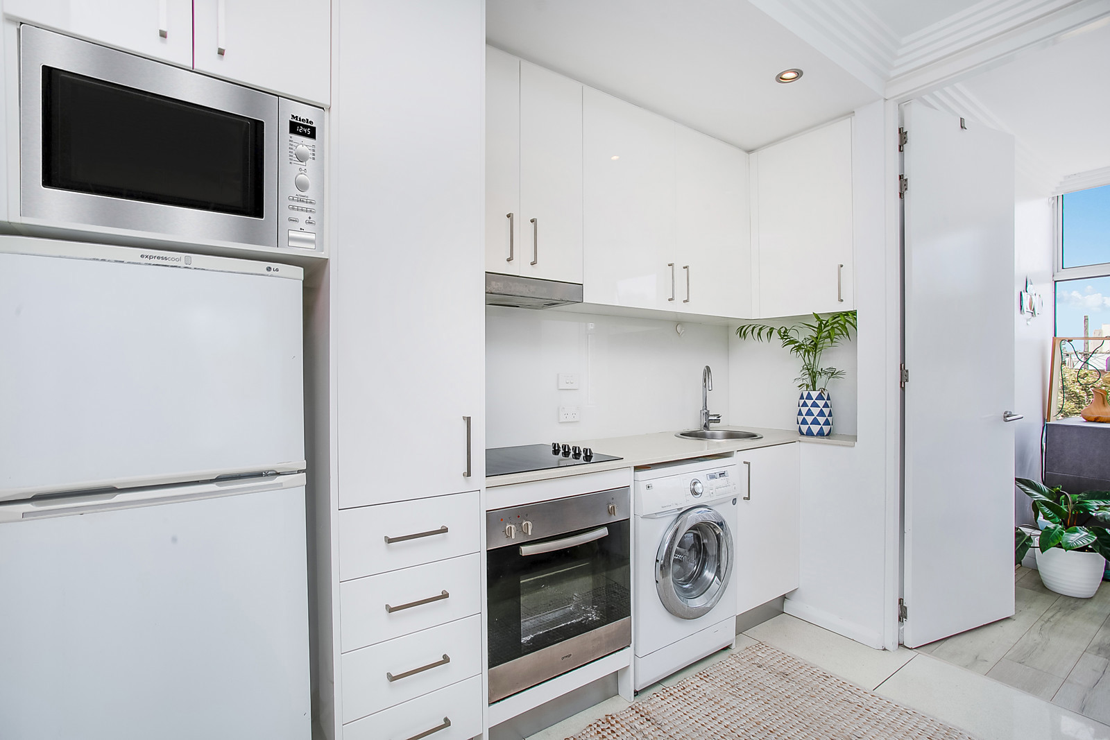 12/2-4 Pine Street, Manly NSW 2095, Manly - Thumbnail 2