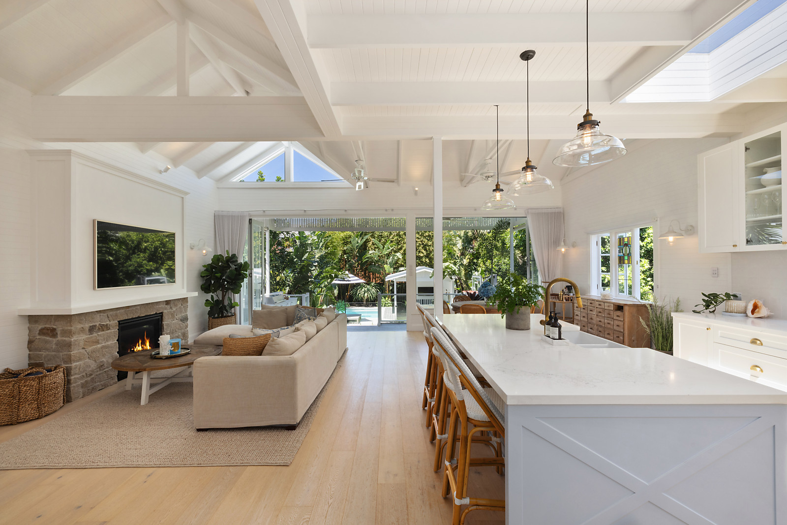 40 Wyndora Avenue, Freshwater featured