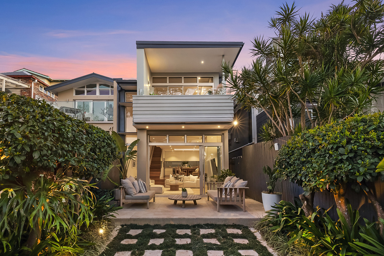 38 Augusta Road, Fairlight featured