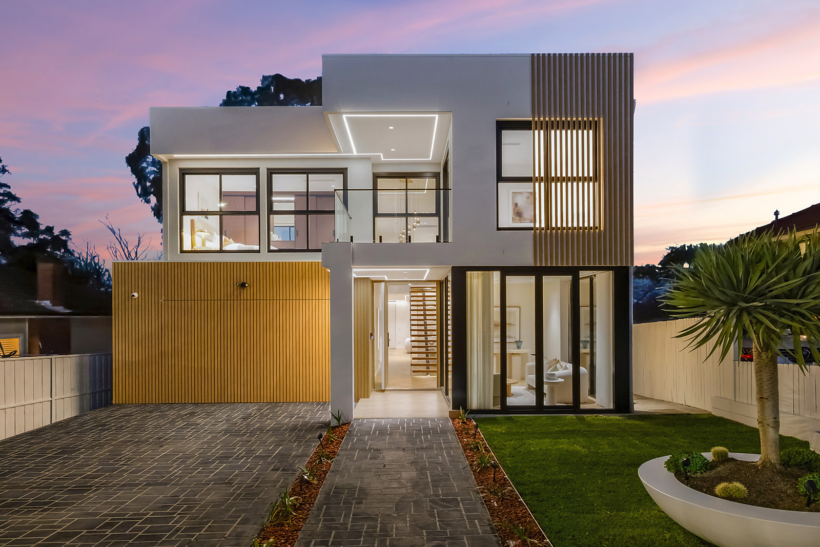 26 Clontarf Street, Seaforth featured