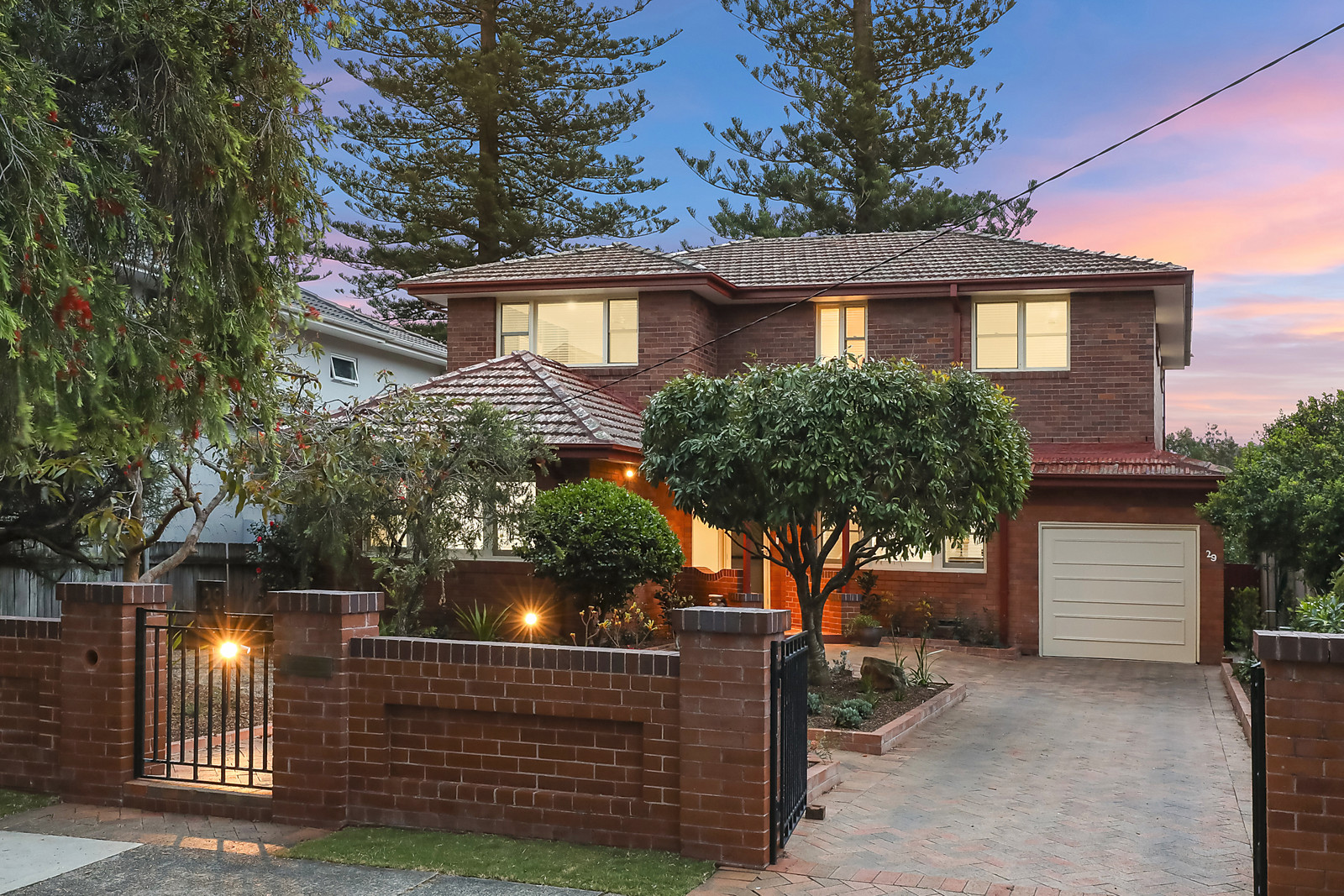 29 Eurobin Avenue, Manly featured