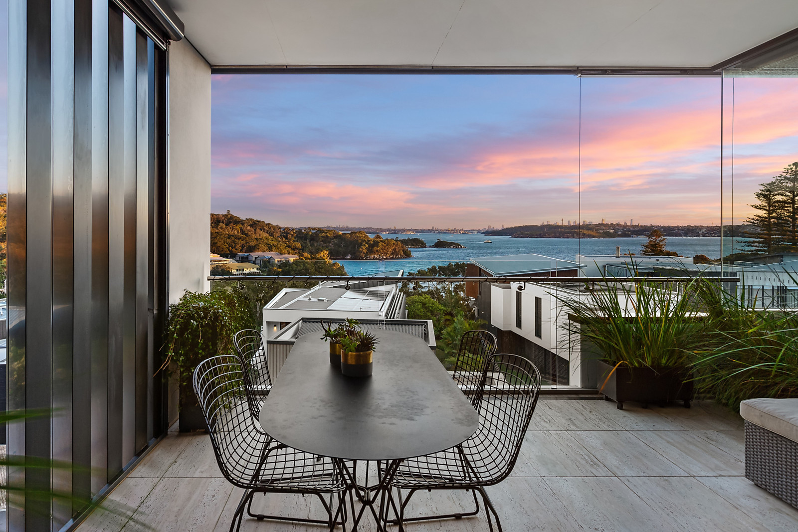 12/11-15 Spring Cove Avenue, Manly featured