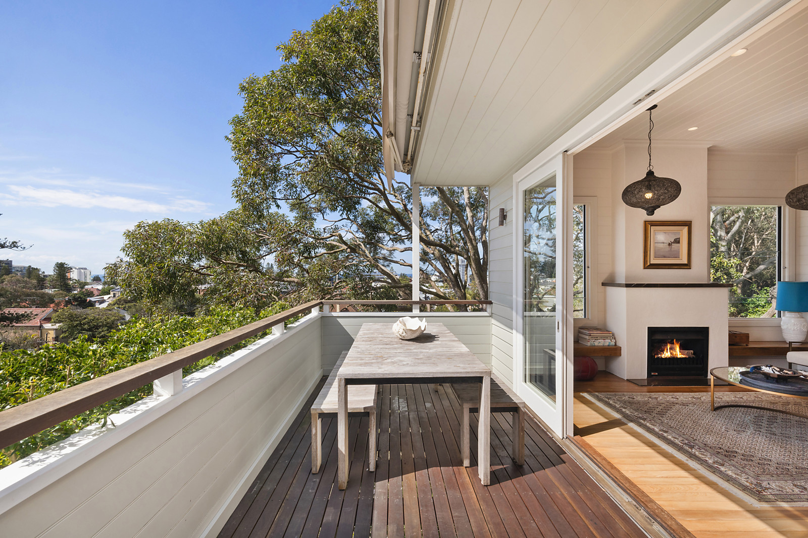 2 Kangaroo Street, Manly featured
